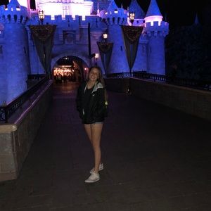 Meet your Posher, Ashley